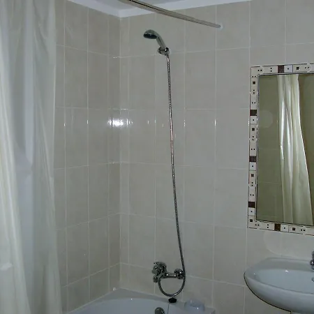 2 Bedroom 5 Min From Falesia And Close To Center B アパート アルブフェイラ